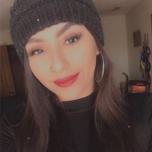 Meet your Posher, Mayra